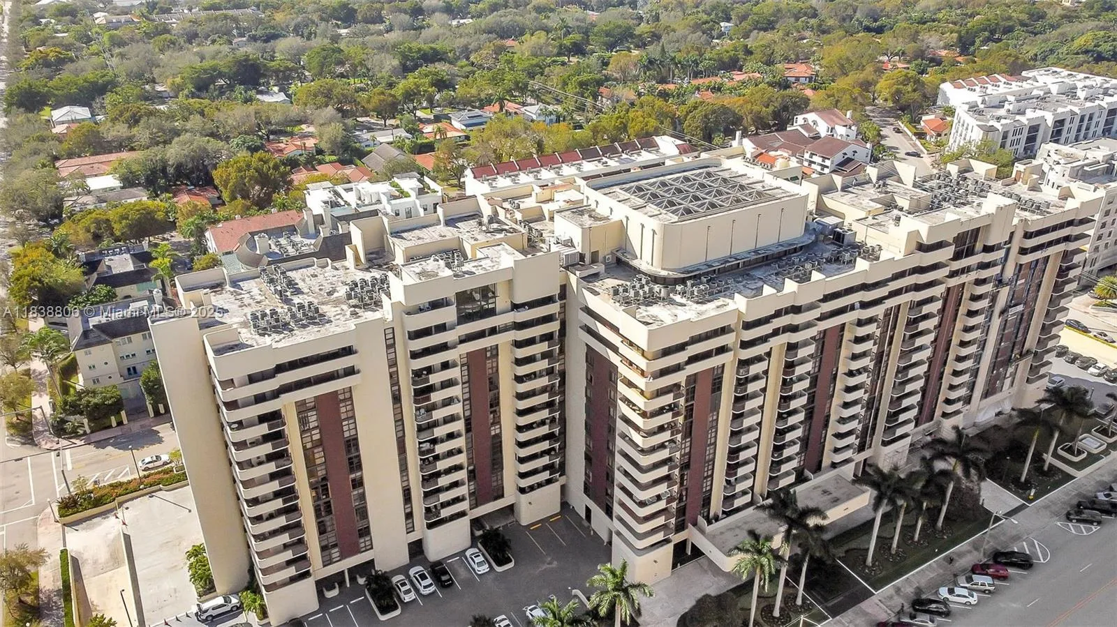 Coral Gables, Florida 33134, United States, 2 Bedrooms Bedrooms, ,3 BathroomsBathrooms,Residential,Active,169219