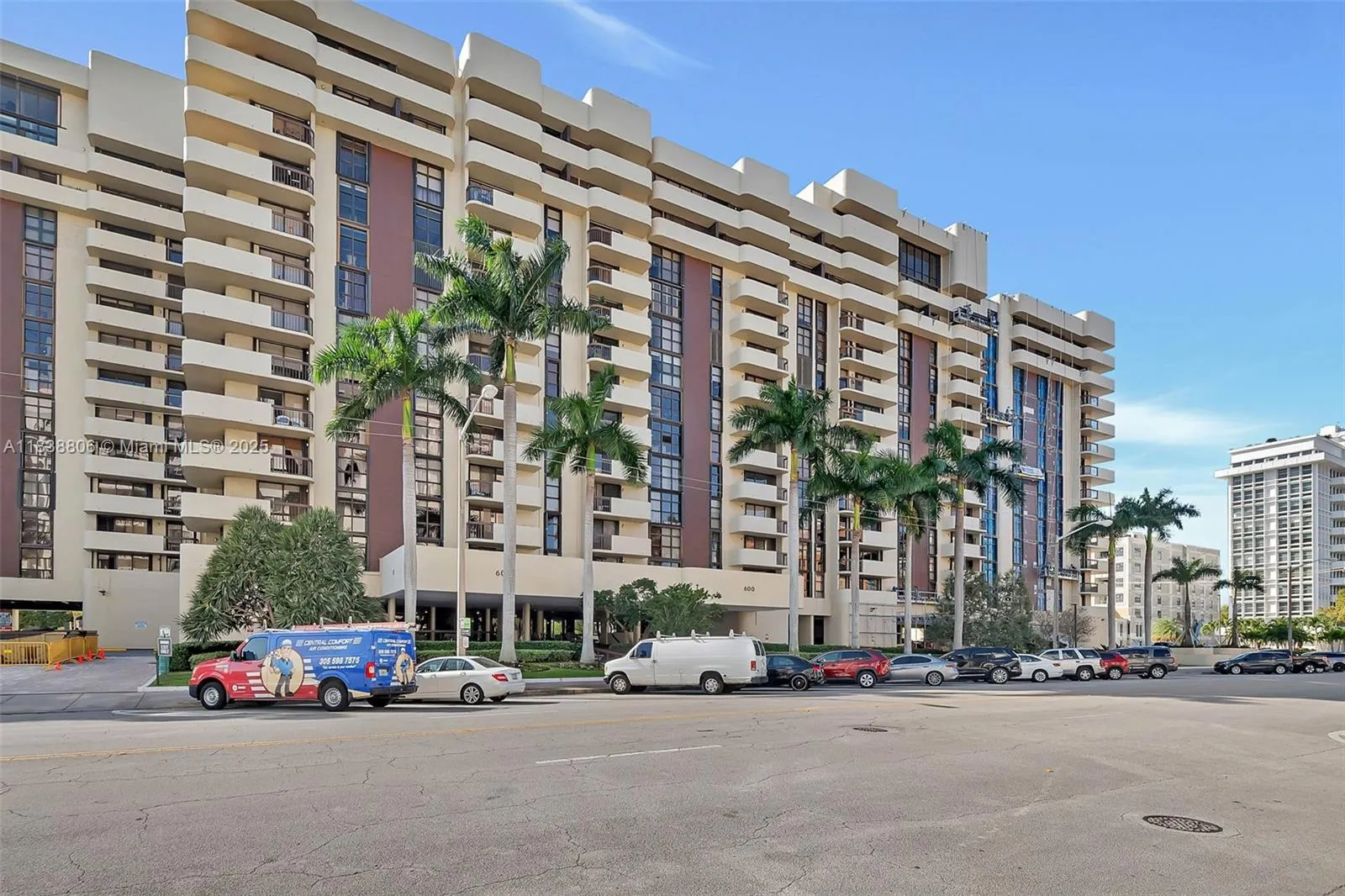 Coral Gables, Florida 33134, United States, 2 Bedrooms Bedrooms, ,3 BathroomsBathrooms,Residential,Active,169219