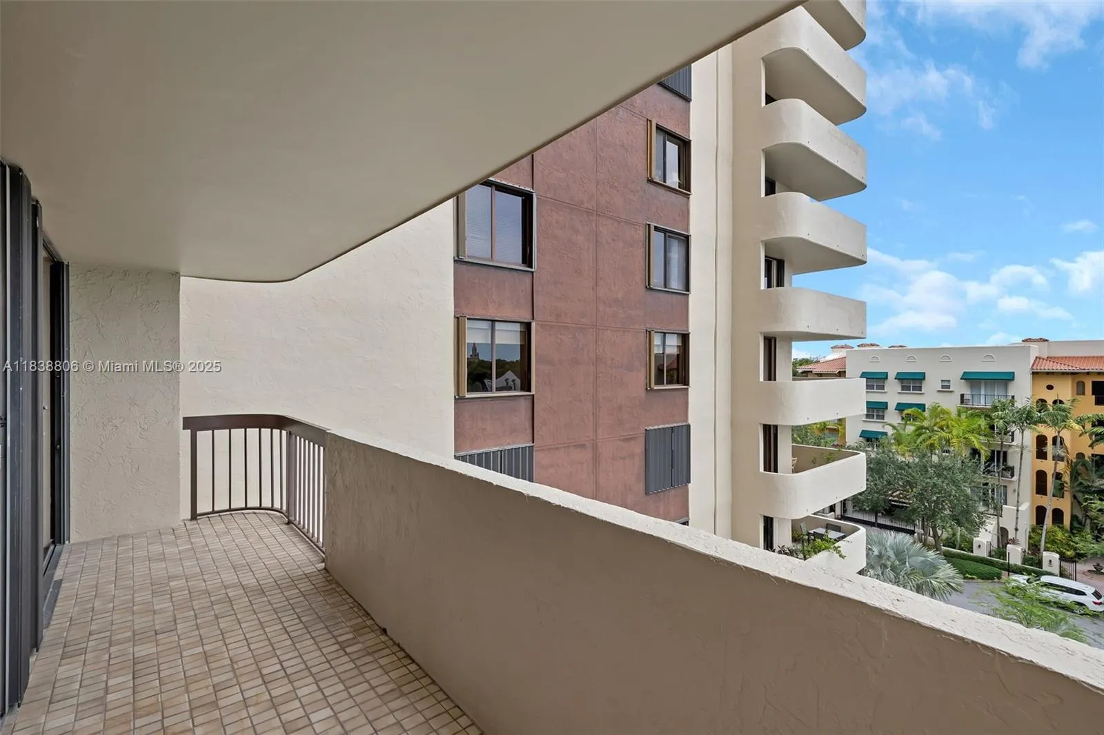 Coral Gables, Florida 33134, United States, 2 Bedrooms Bedrooms, ,3 BathroomsBathrooms,Residential,Active,169219