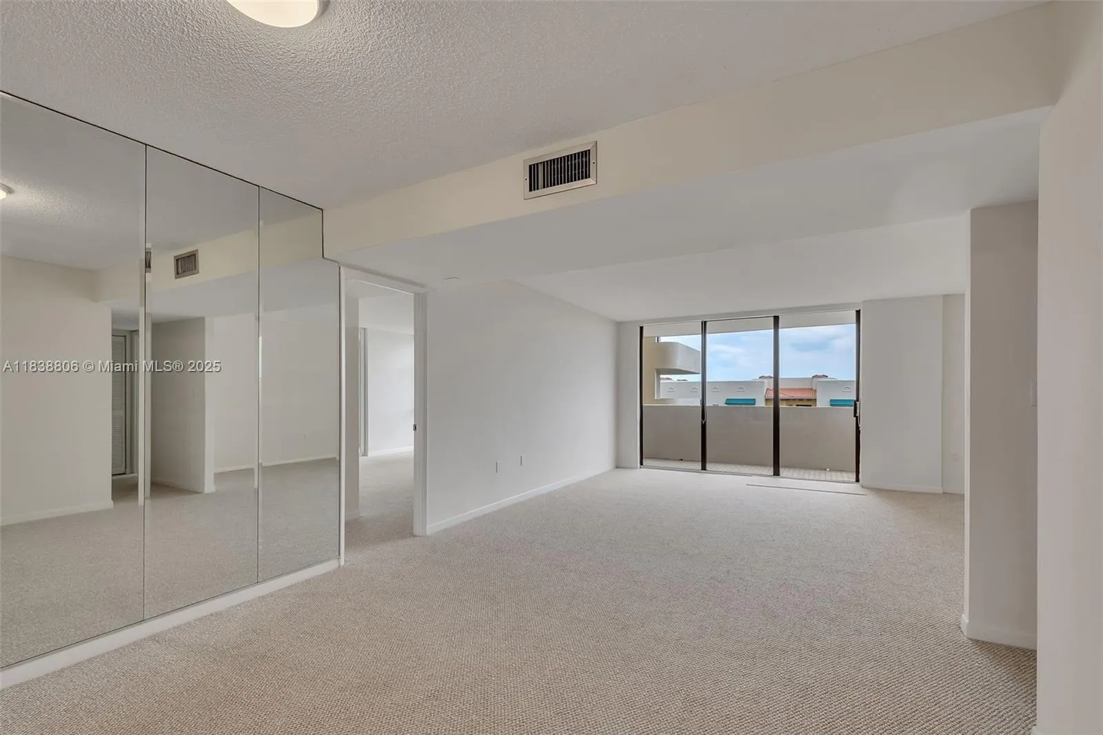 Coral Gables, Florida 33134, United States, 2 Bedrooms Bedrooms, ,3 BathroomsBathrooms,Residential,Active,169219