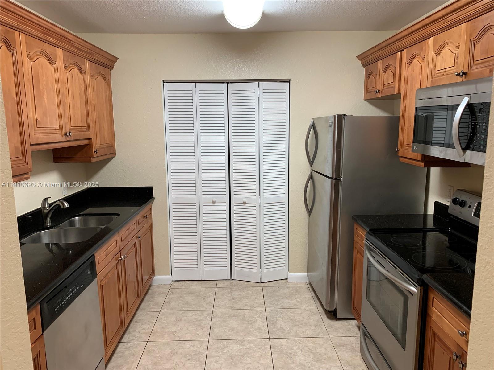 STERLING TOWNHOMES CONDO - Residential Lease