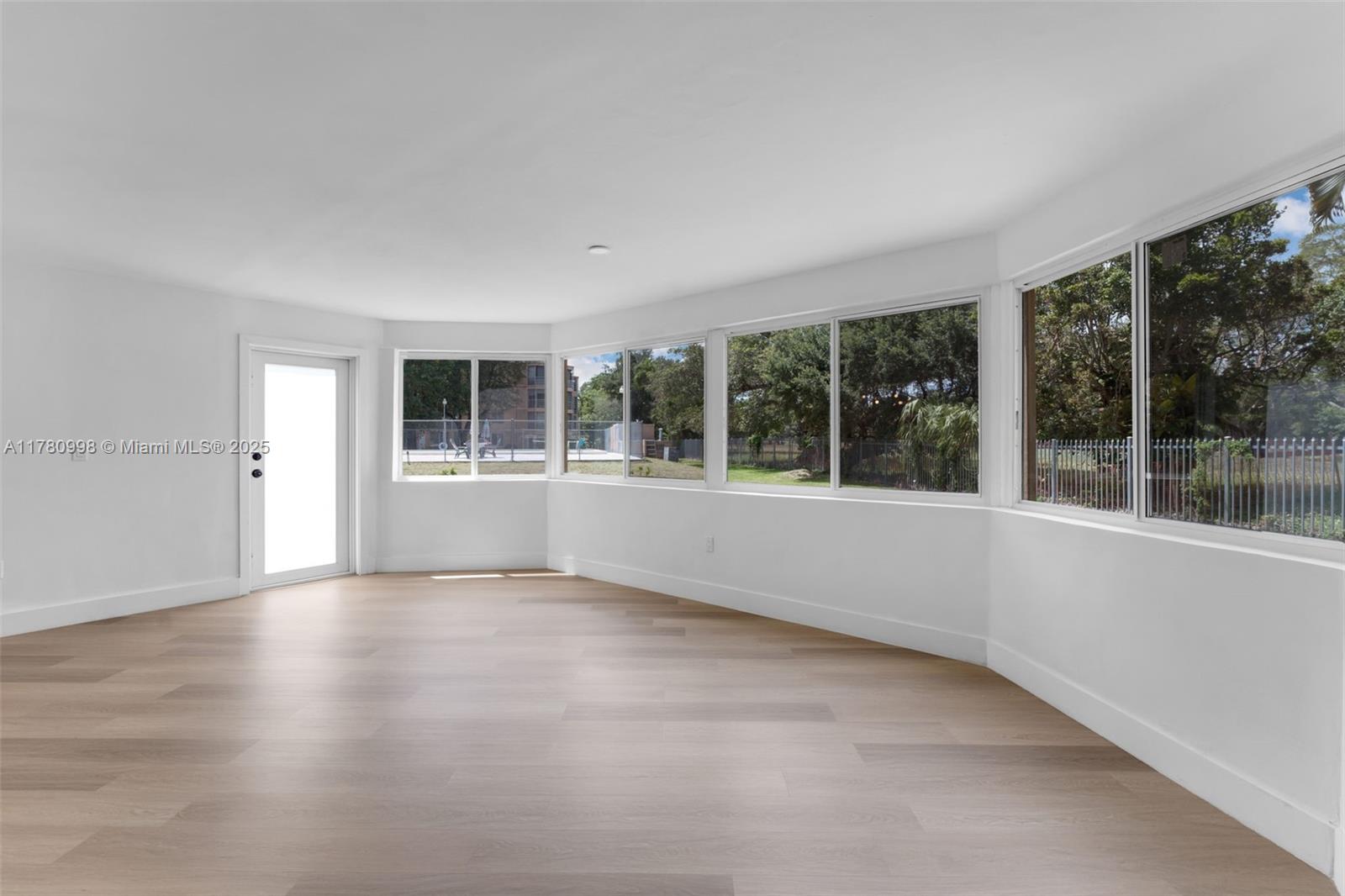 ROLLING GREEN CONDO F - Residential