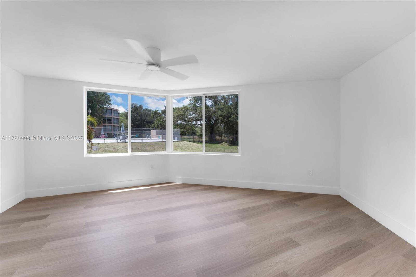ROLLING GREEN CONDO F - Residential