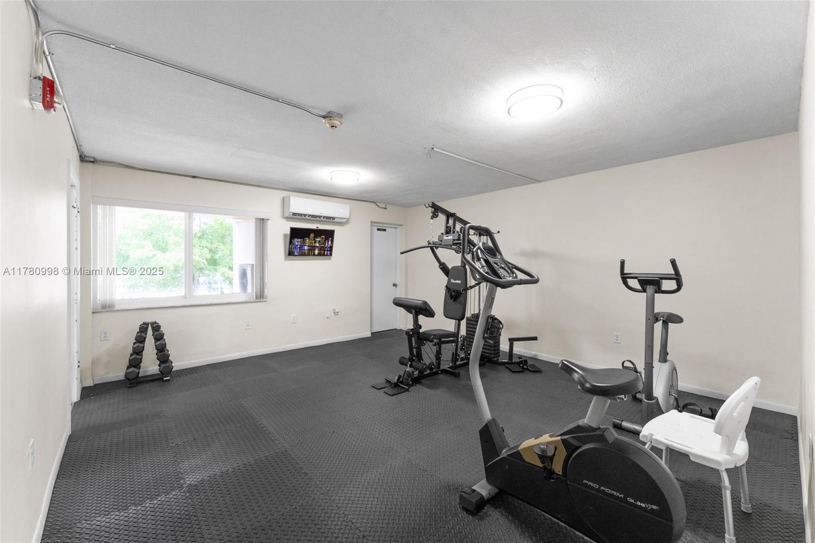 ROLLING GREEN CONDO F - Residential