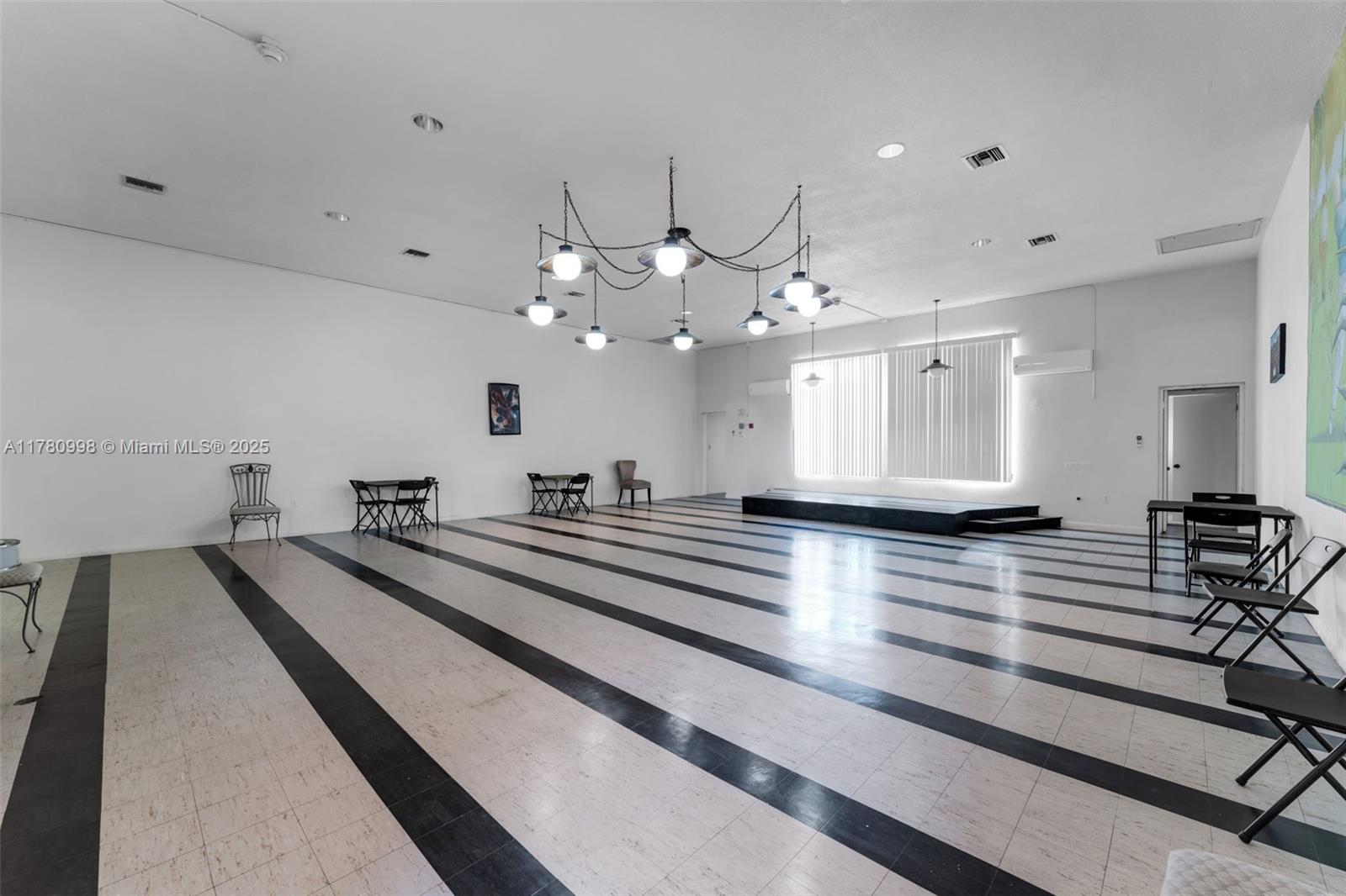 ROLLING GREEN CONDO F - Residential