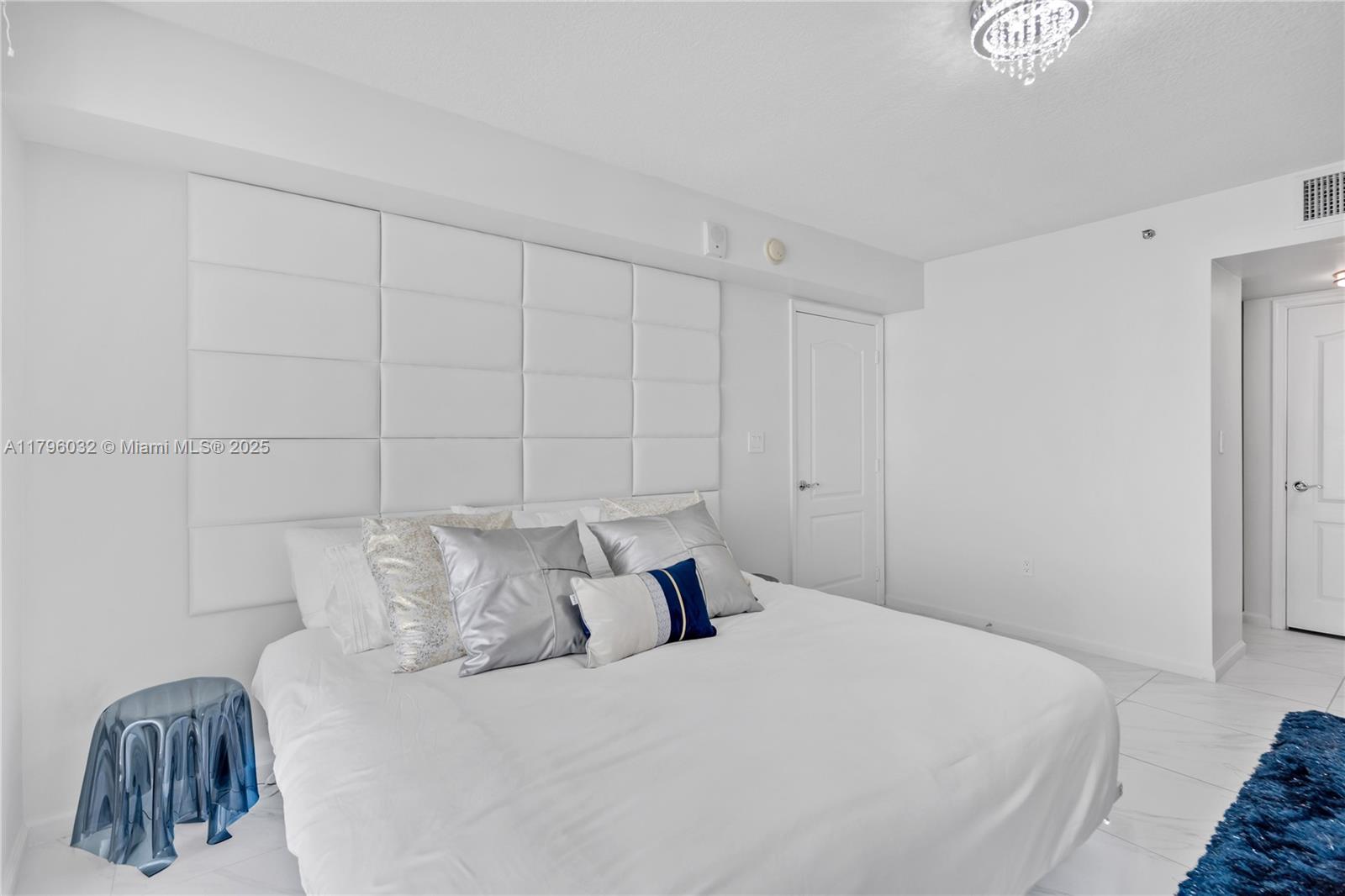THE CLUB AT BRICKELL BAY - Residential