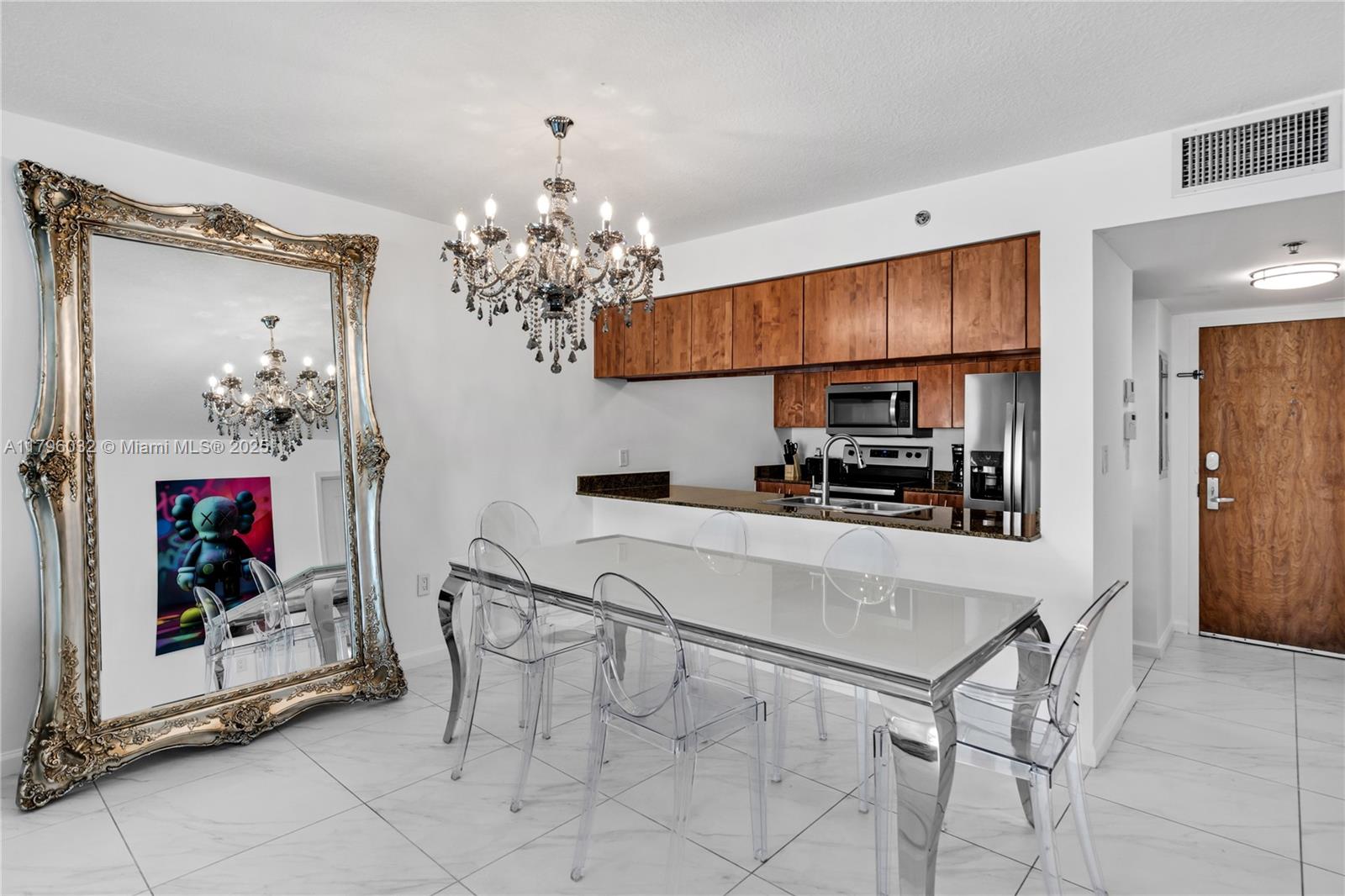 1200 Brickell Bay Dr 2807