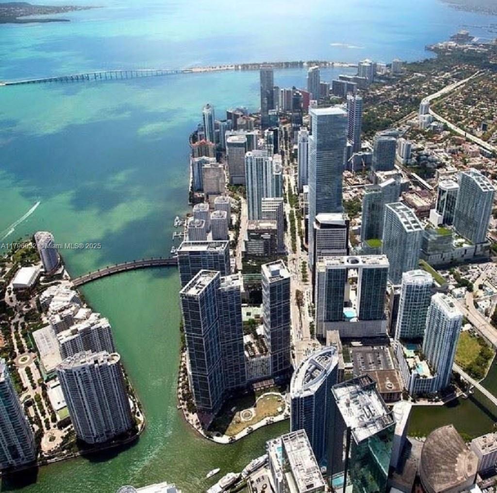 THE CLUB AT BRICKELL BAY - Residential