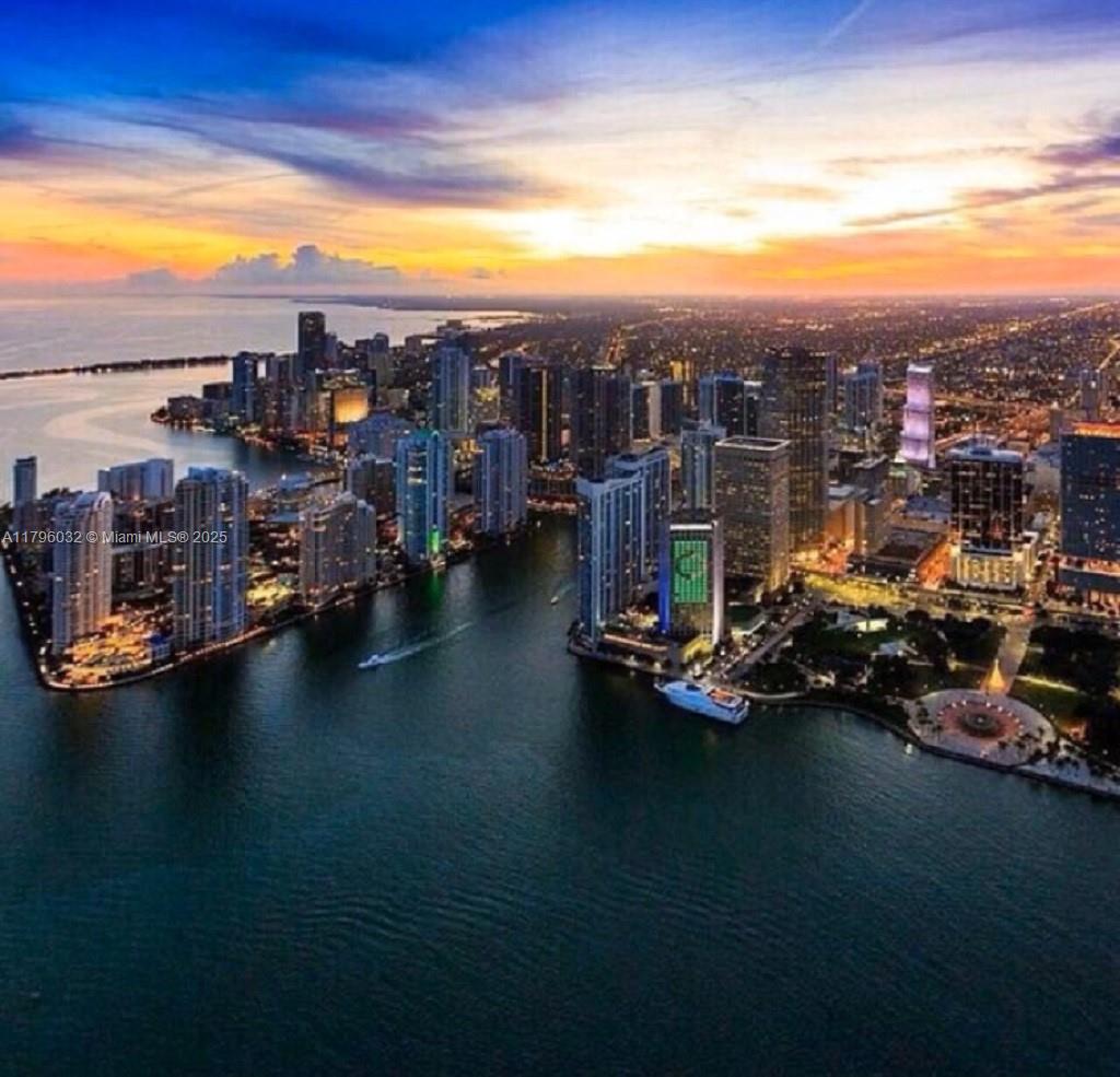 THE CLUB AT BRICKELL BAY - Residential