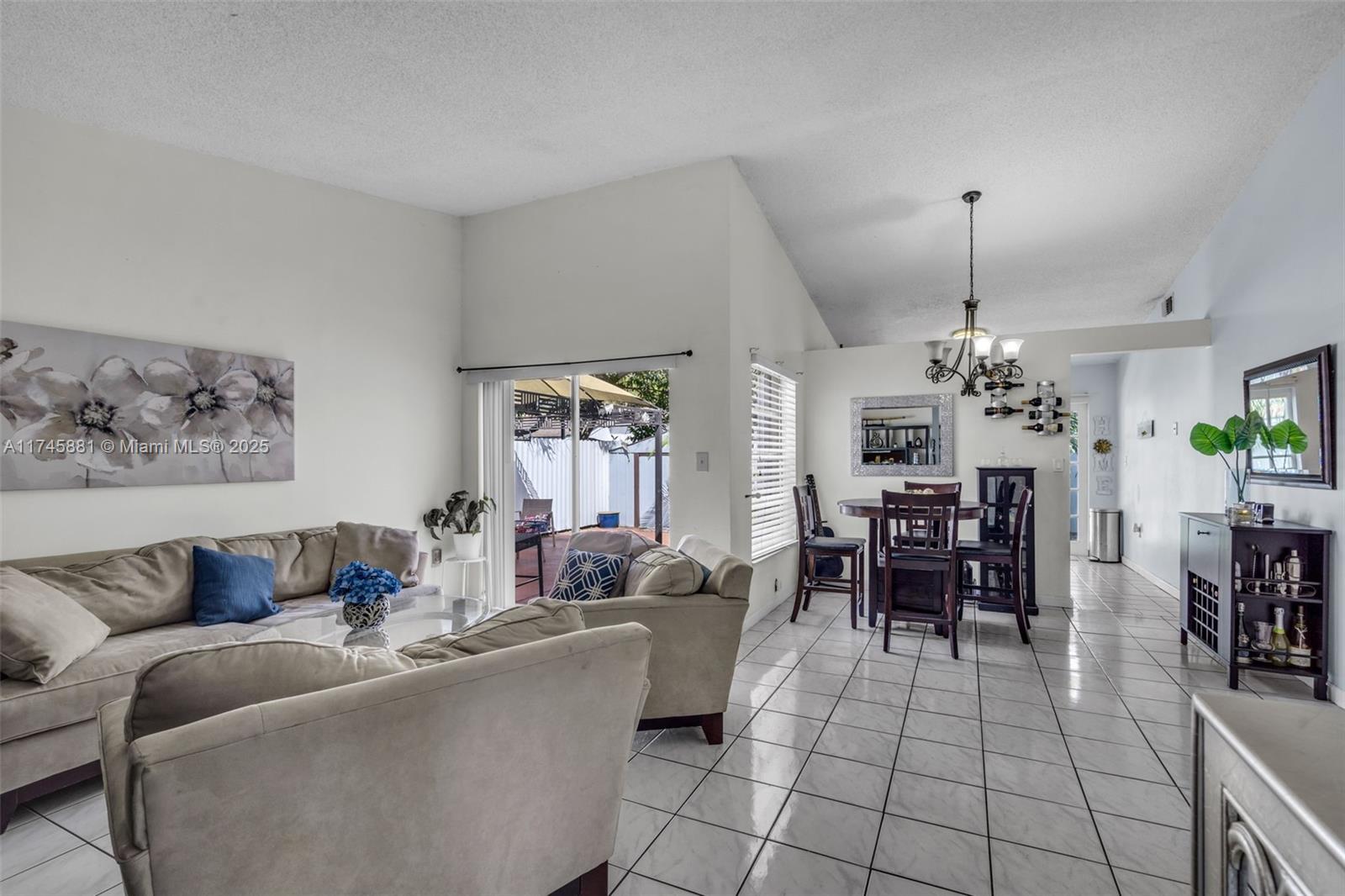 COUNTRY LAKE HOMES - Residential