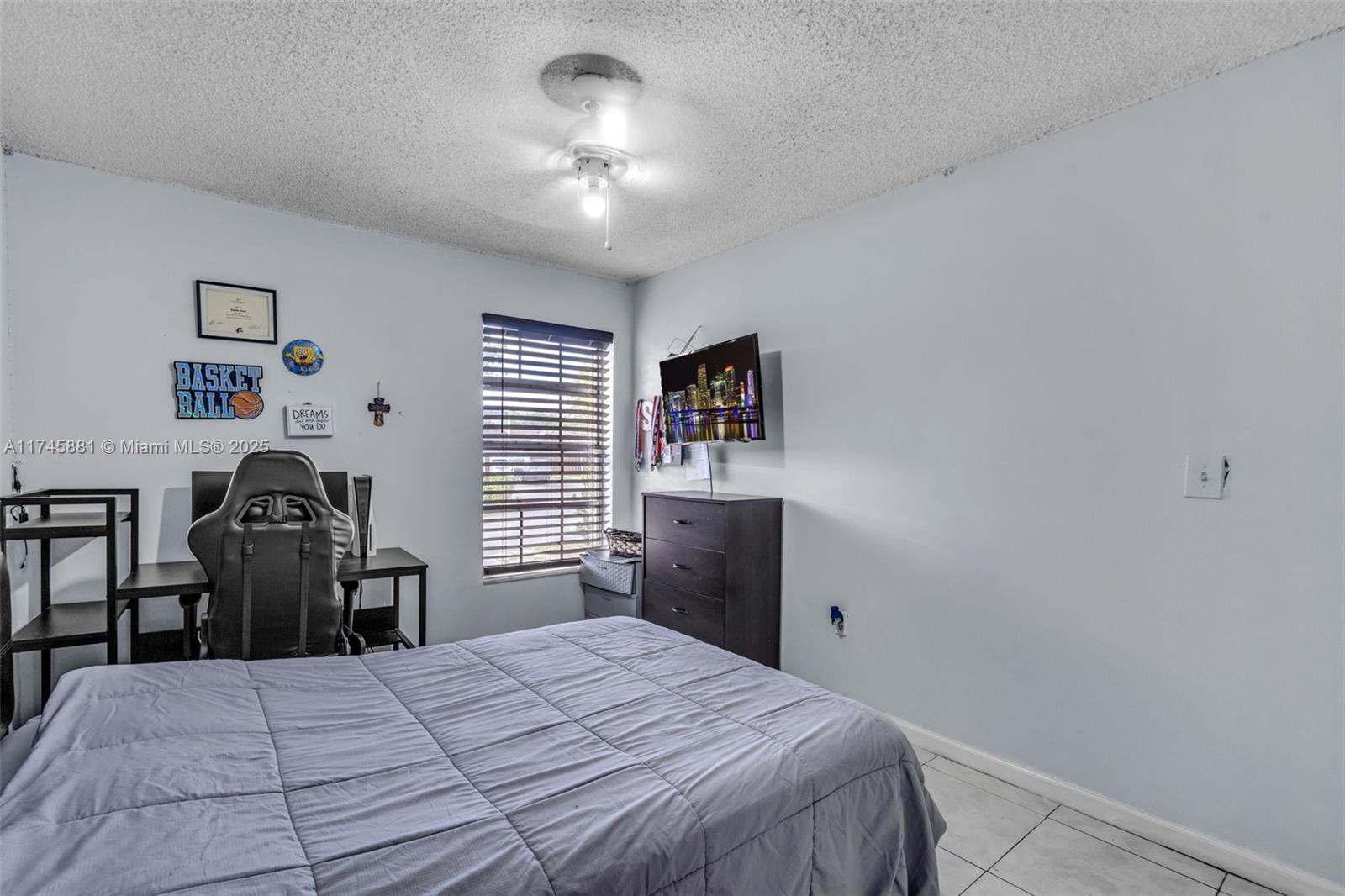 COUNTRY LAKE HOMES - Residential