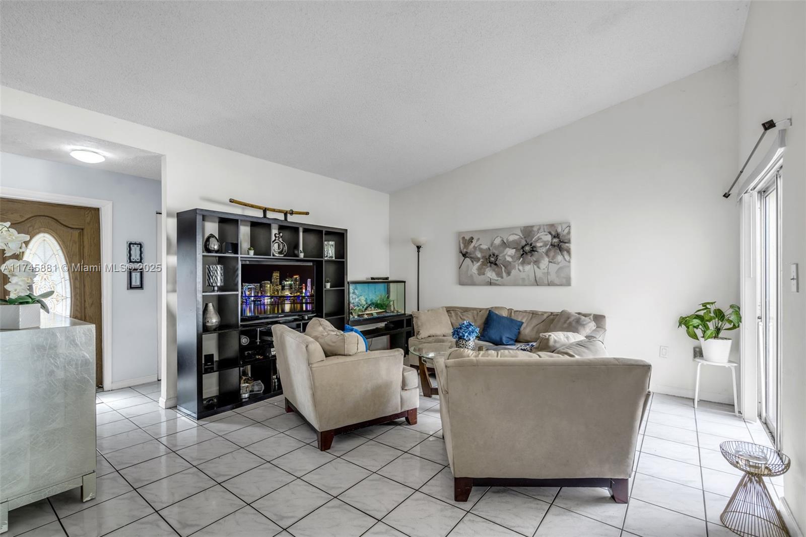 COUNTRY LAKE HOMES - Residential