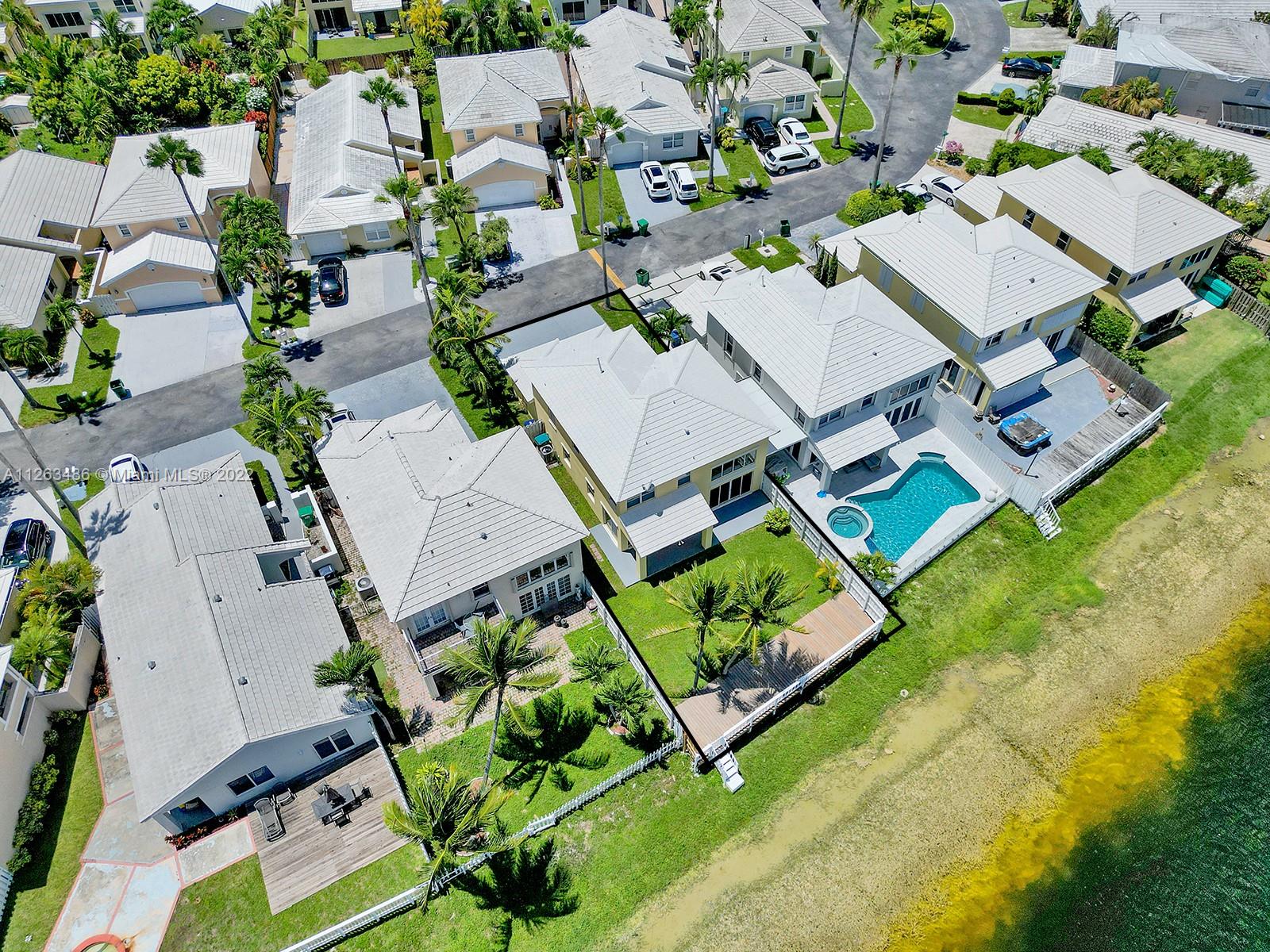 LAKES OF THE MEADOW-MEADO - Residential