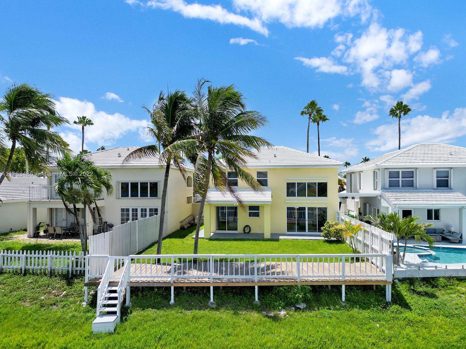 LAKES OF THE MEADOW-MEADO - Residential