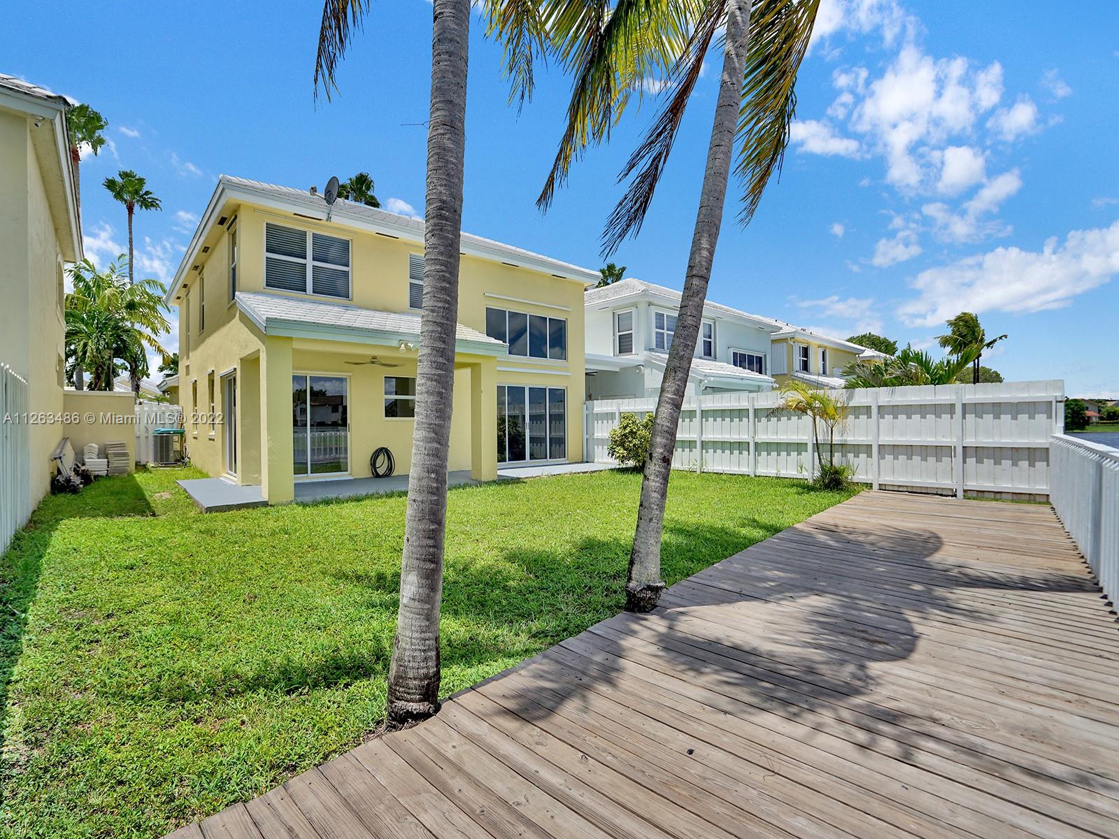 LAKES OF THE MEADOW-MEADO - Residential