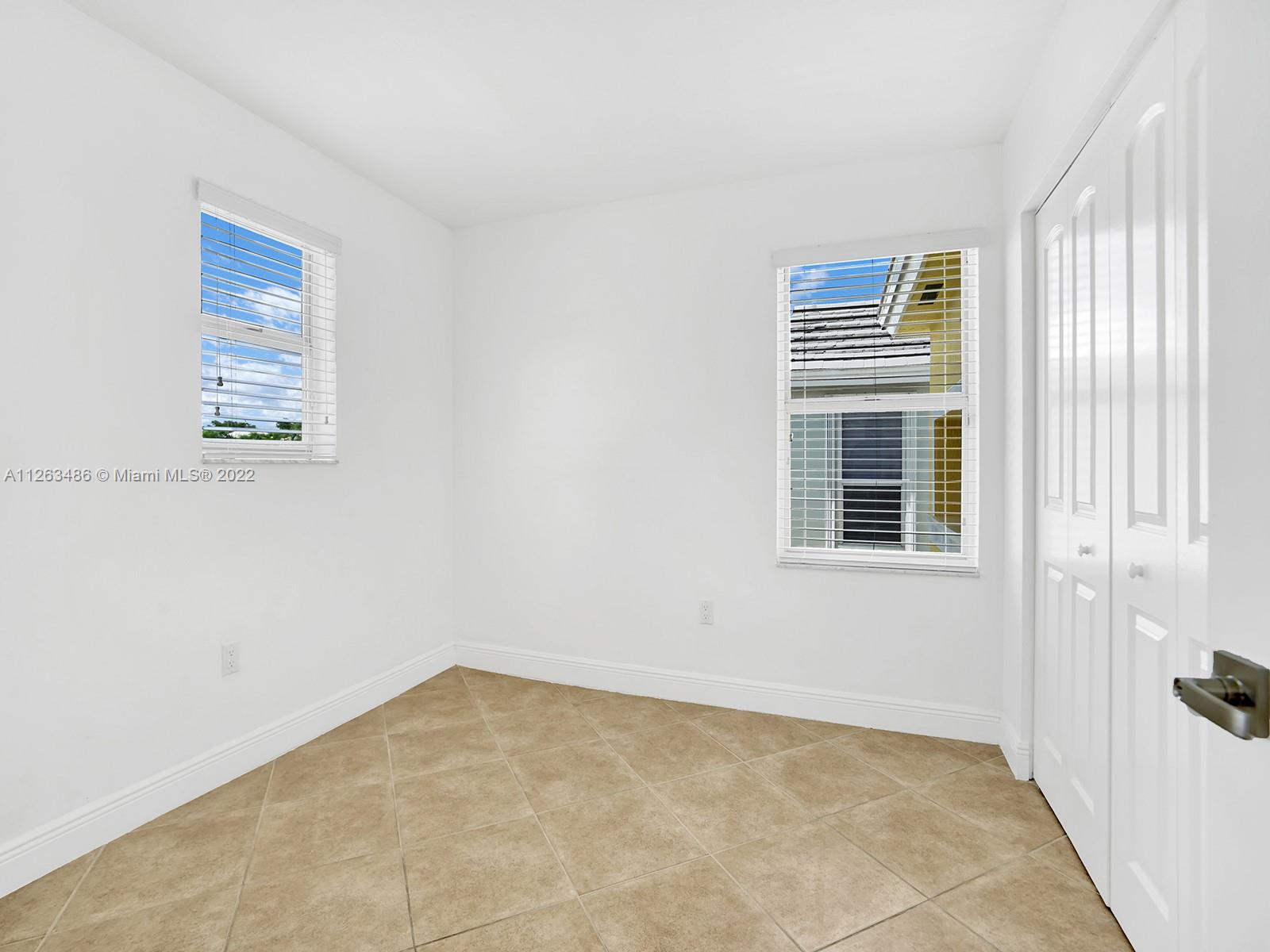 LAKES OF THE MEADOW-MEADO - Residential