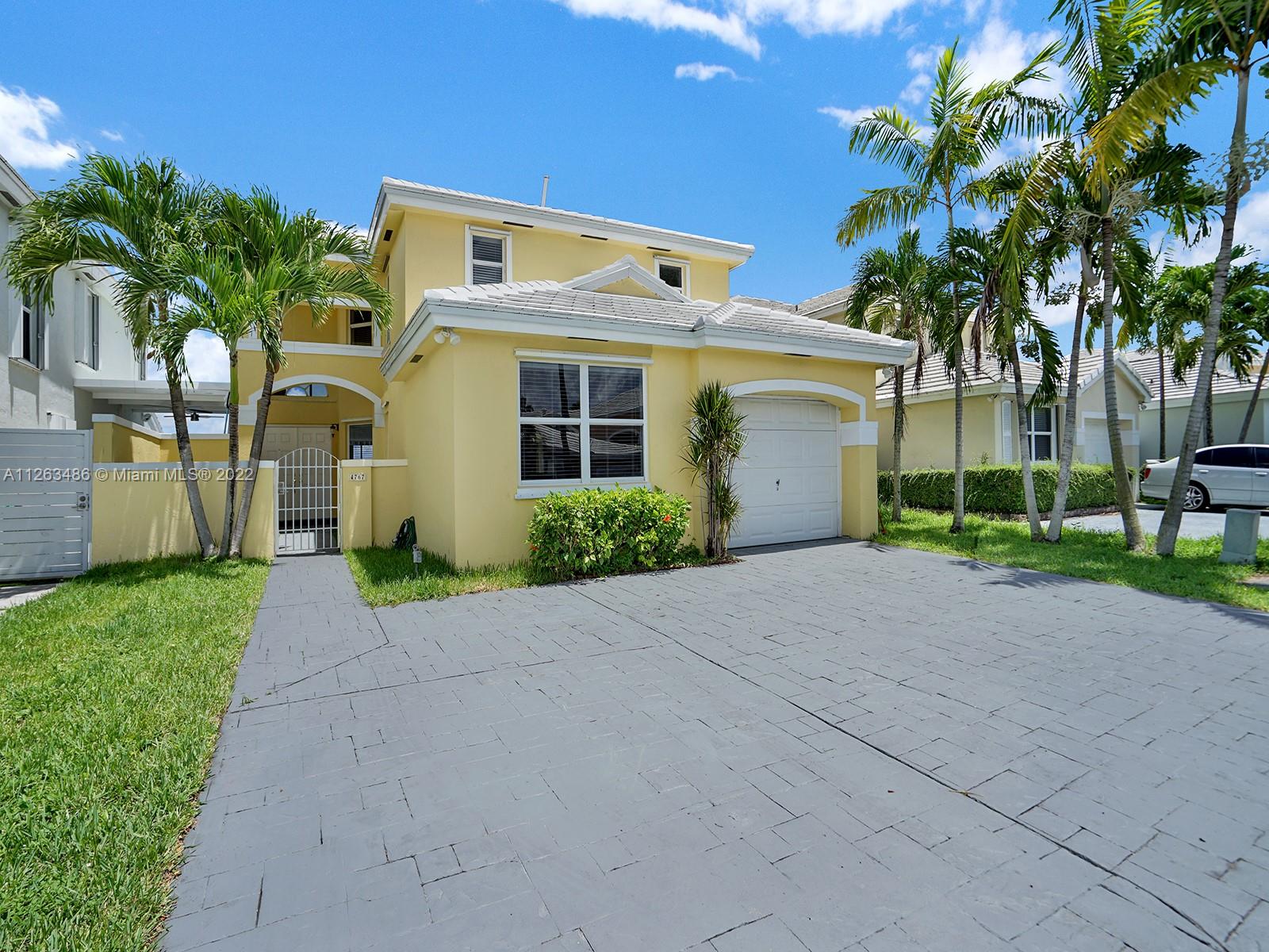 LAKES OF THE MEADOW-MEADO - Residential