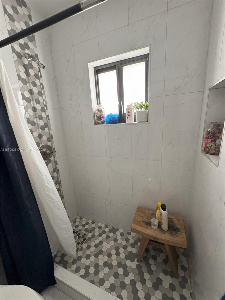 LAGO GRANDE 5-D - Residential