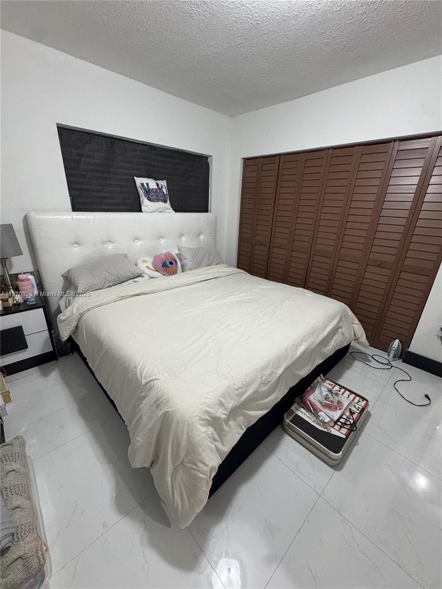 LAGO GRANDE 5-D - Residential