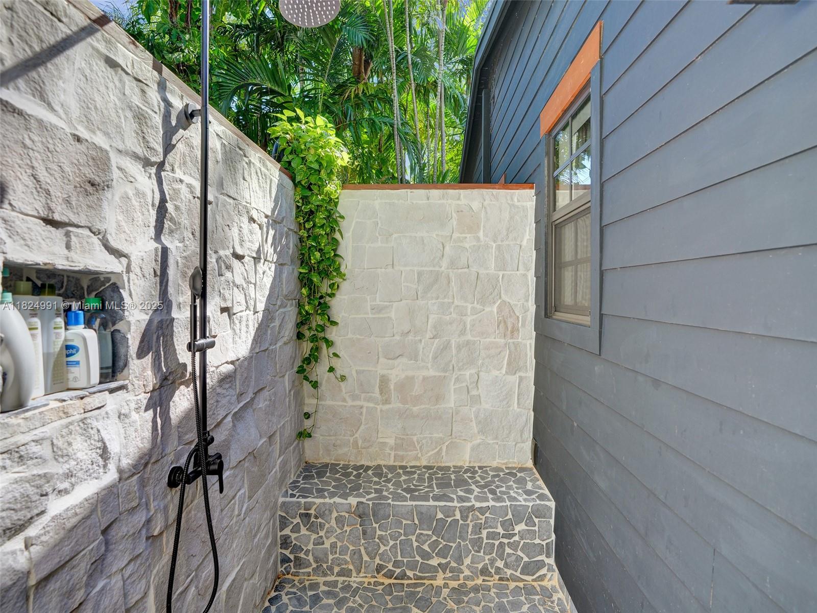 LAKE HEIGHTS - Residential