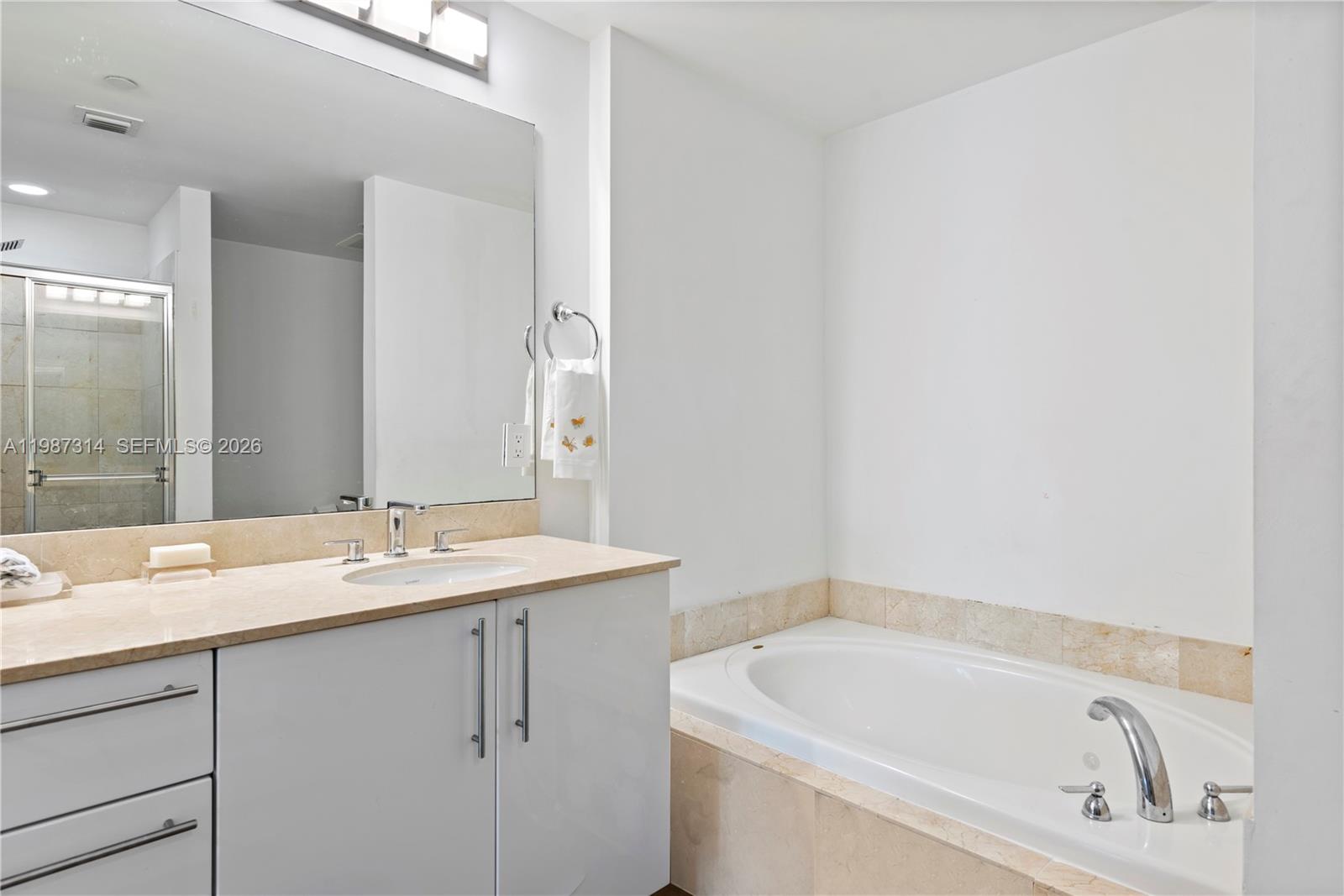 AVENTURA MARINA II - Residential