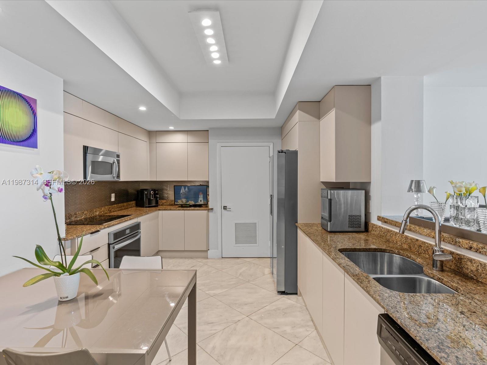 AVENTURA MARINA II - Residential