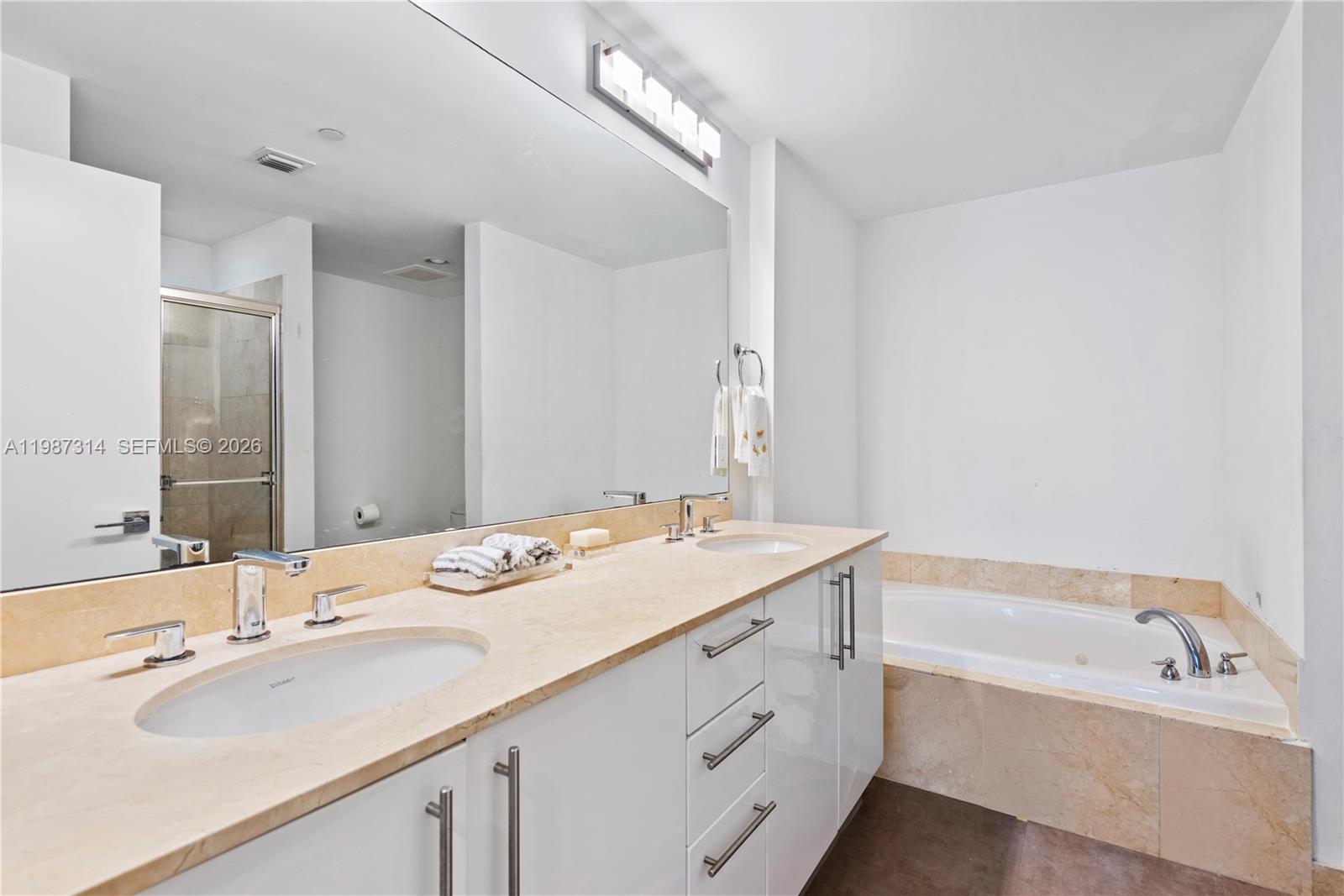 AVENTURA MARINA II - Residential