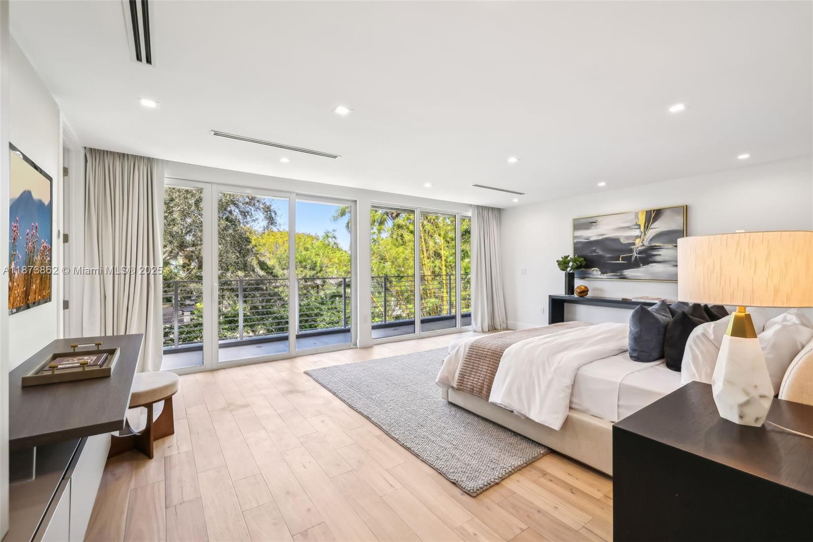 TROPICAL ISLE HOMES SUB 3 - Residential