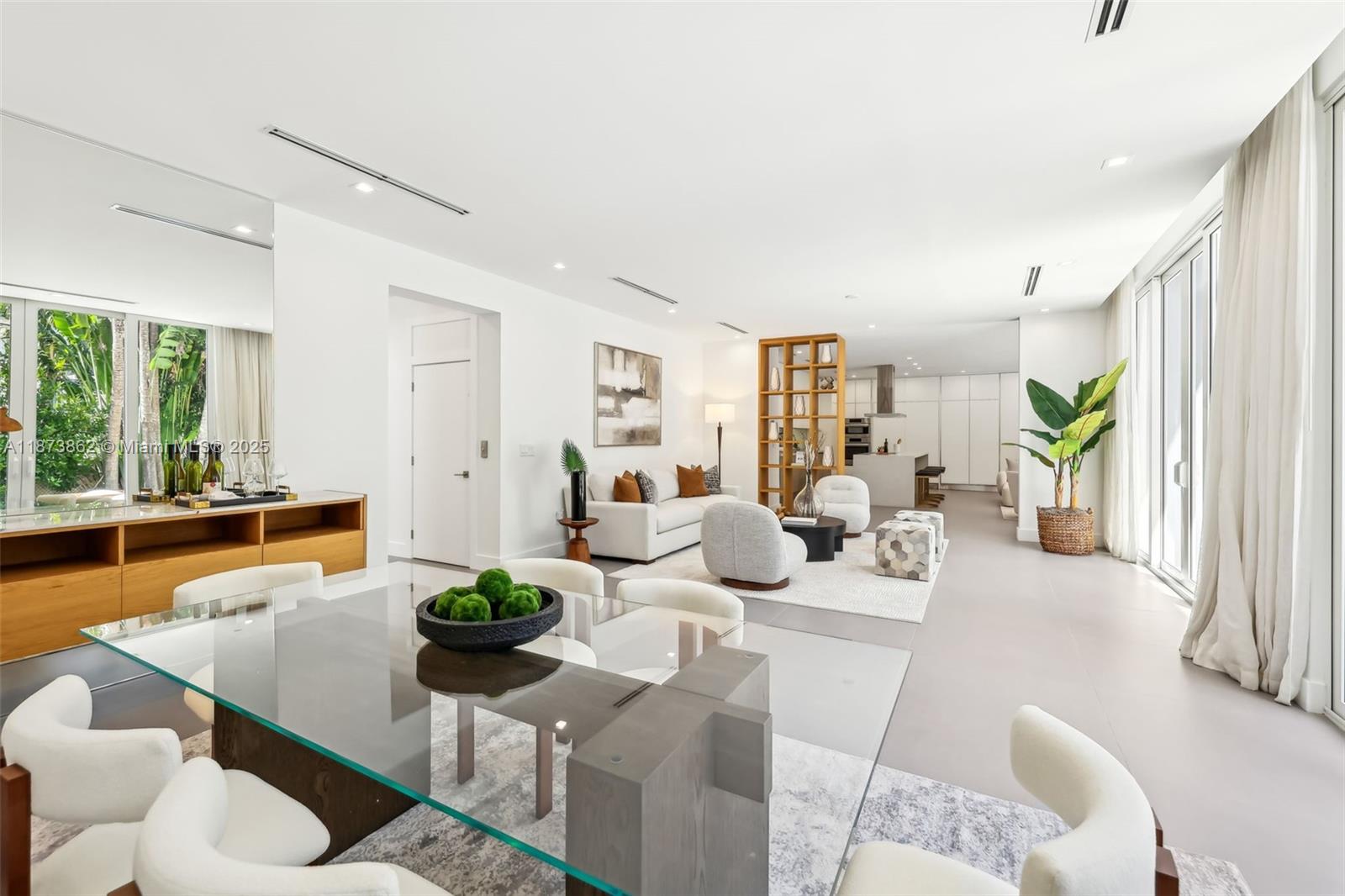 TROPICAL ISLE HOMES SUB 3 - Residential