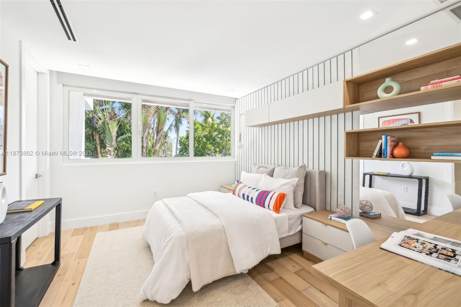 TROPICAL ISLE HOMES SUB 3 - Residential