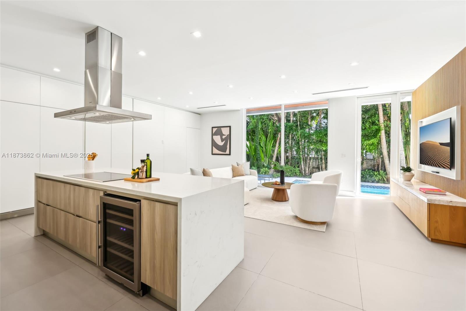 TROPICAL ISLE HOMES SUB 3 - Residential