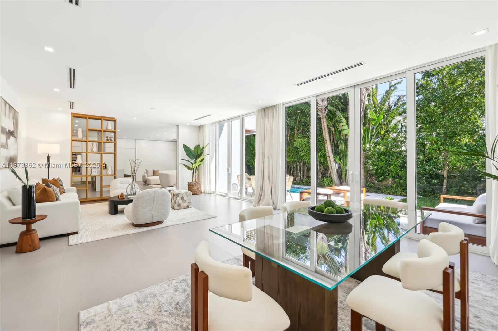 TROPICAL ISLE HOMES SUB 3 - Residential