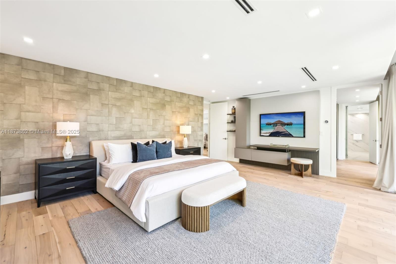 TROPICAL ISLE HOMES SUB 3 - Residential