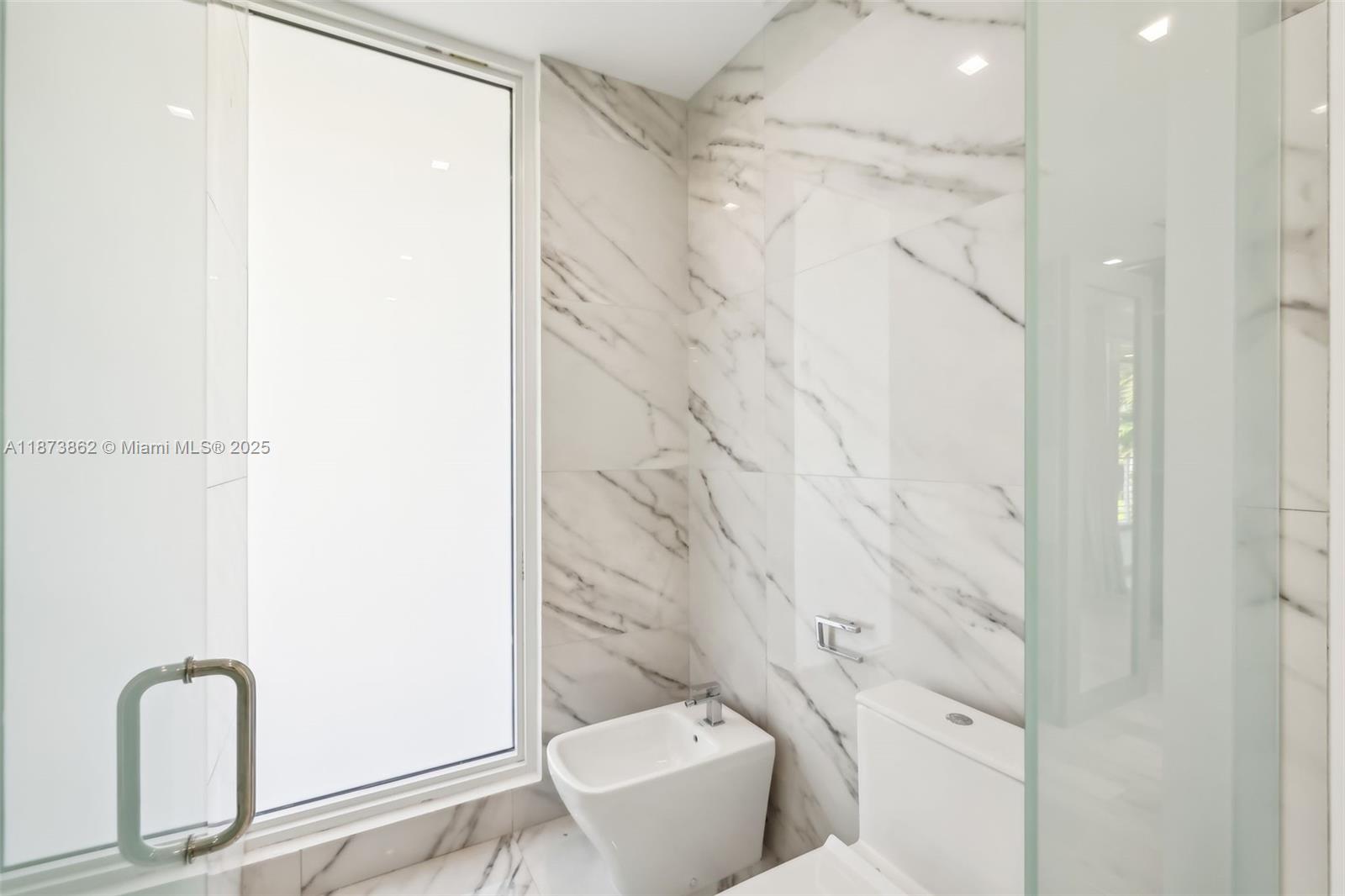 TROPICAL ISLE HOMES SUB 3 - Residential