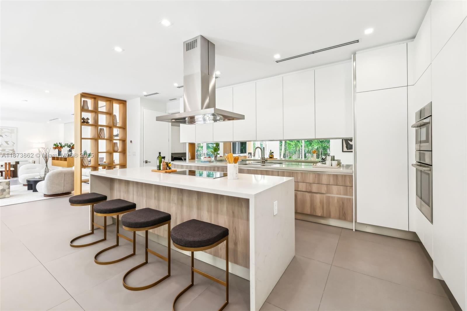 TROPICAL ISLE HOMES SUB 3 - Residential