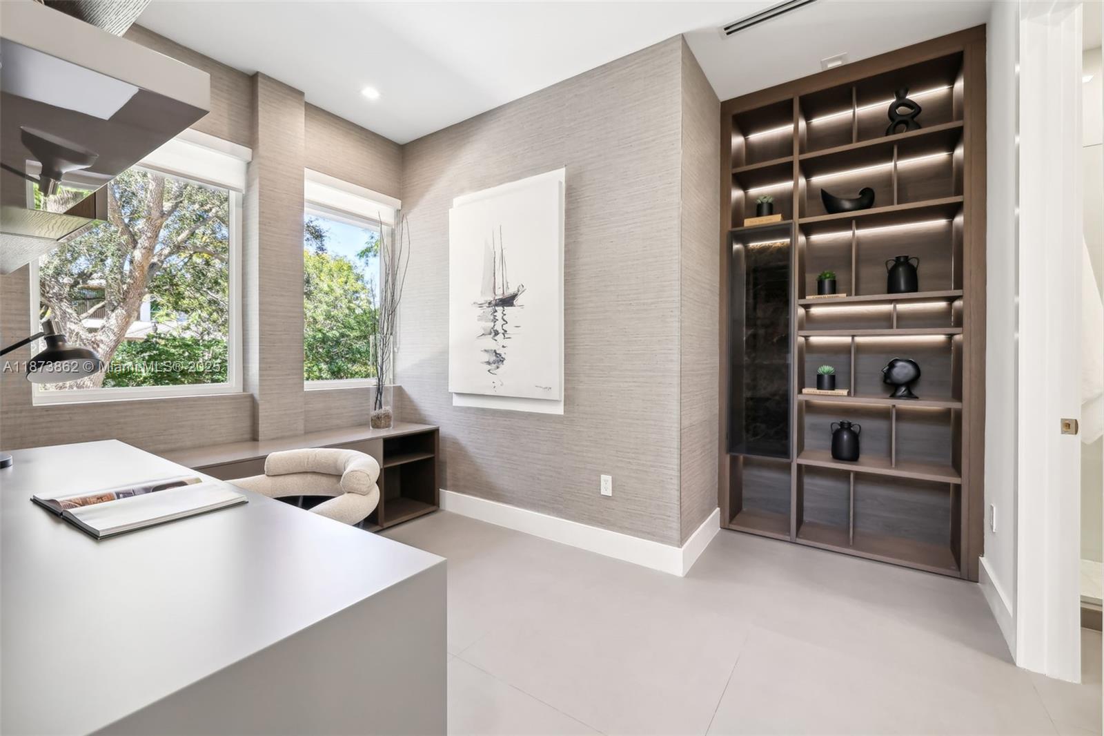 425 Harbor Dr