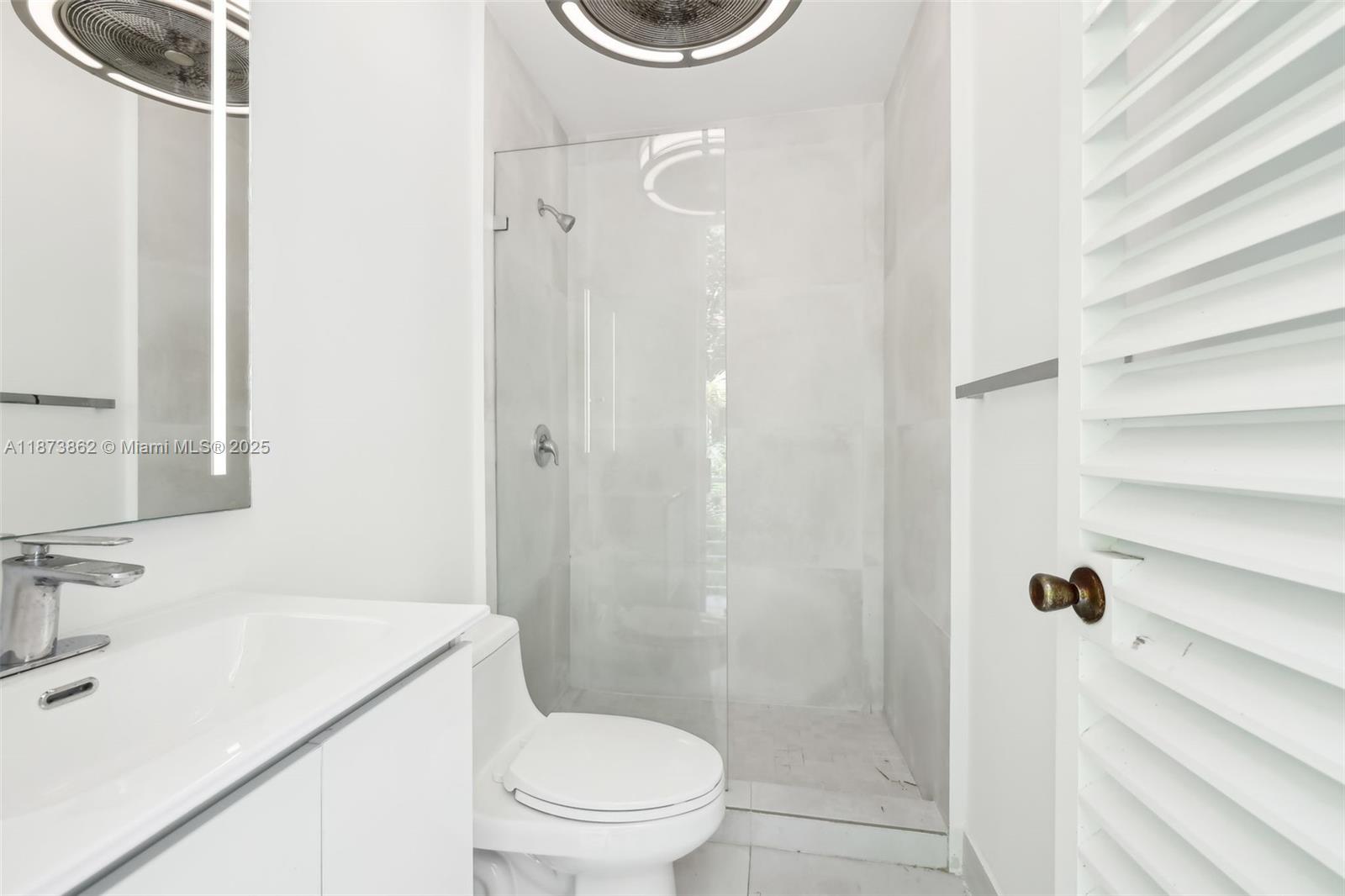 TROPICAL ISLE HOMES SUB 3 - Residential