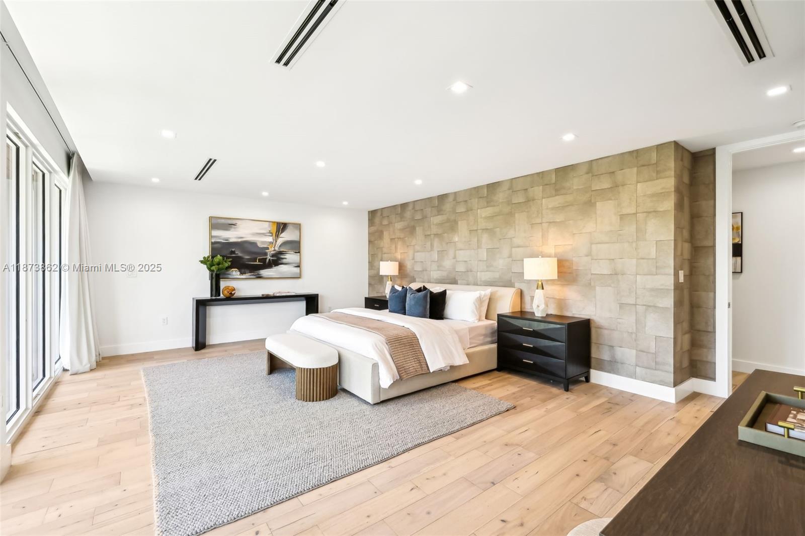 TROPICAL ISLE HOMES SUB 3 - Residential