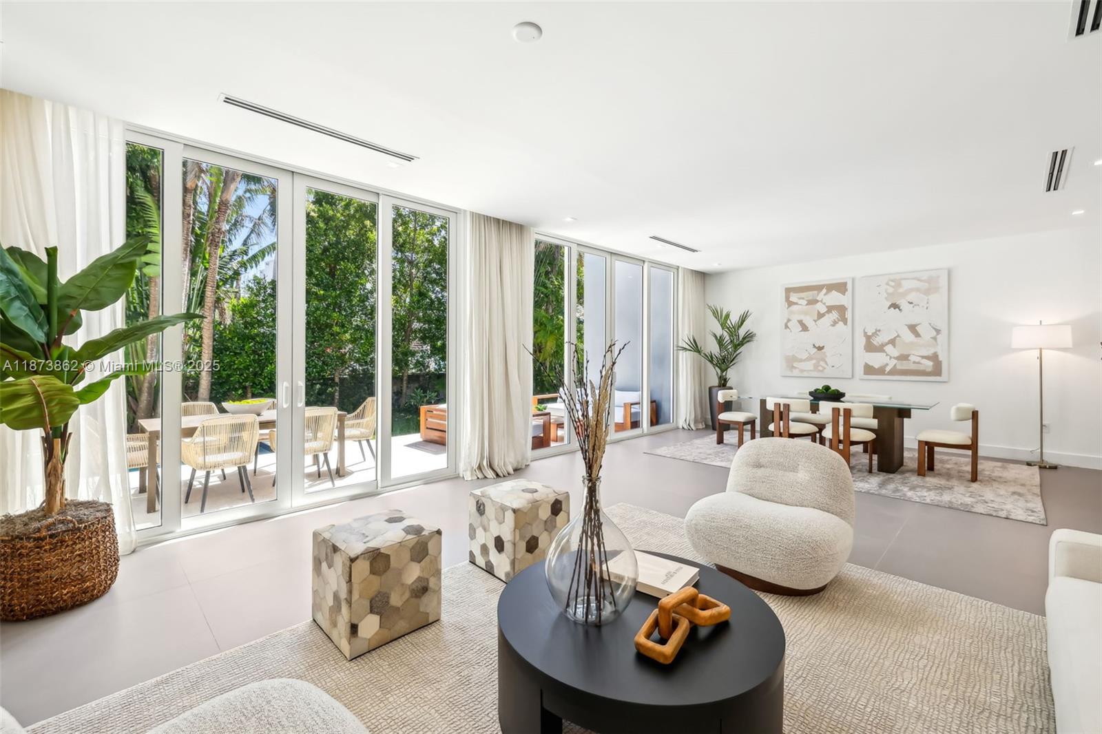 TROPICAL ISLE HOMES SUB 3 - Residential