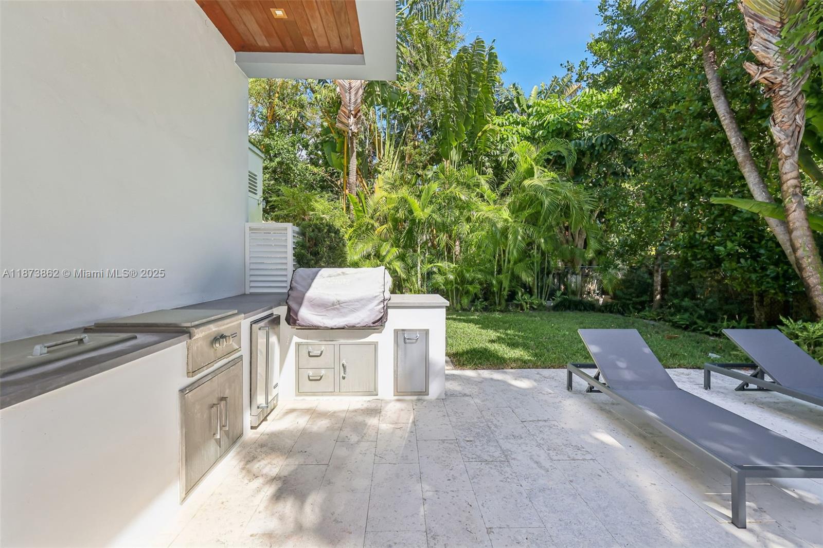 TROPICAL ISLE HOMES SUB 3 - Residential