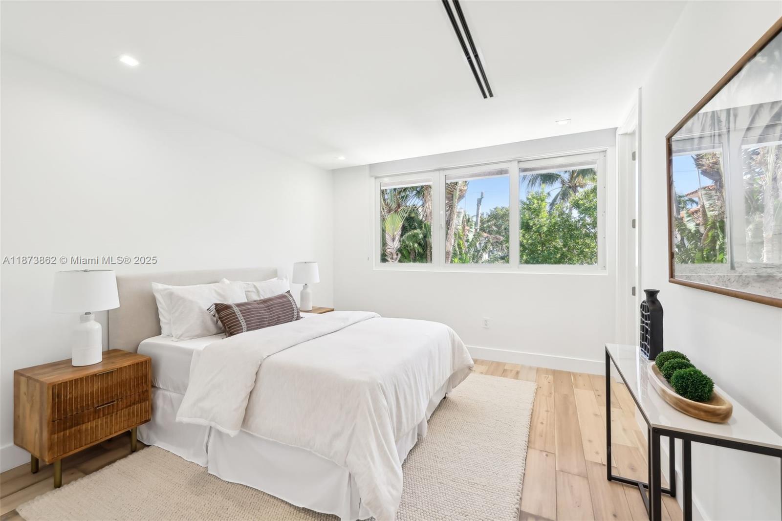 TROPICAL ISLE HOMES SUB 3 - Residential