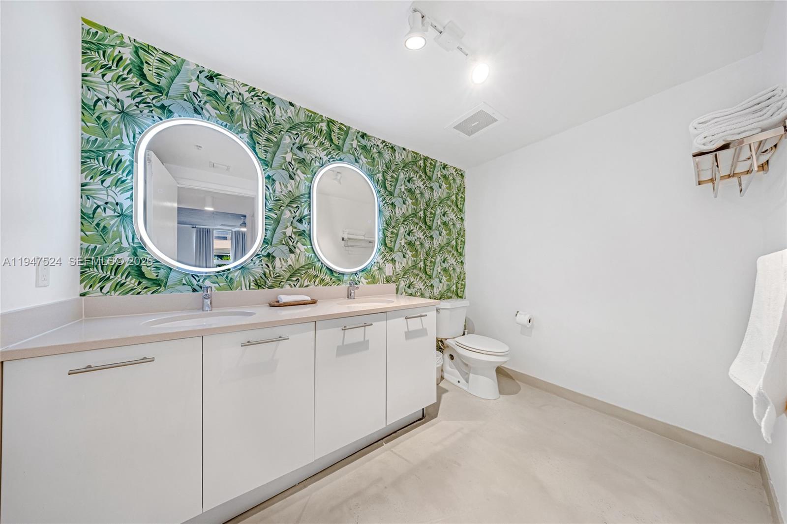 MIDBLOCK MIAMI CONDO - Residential