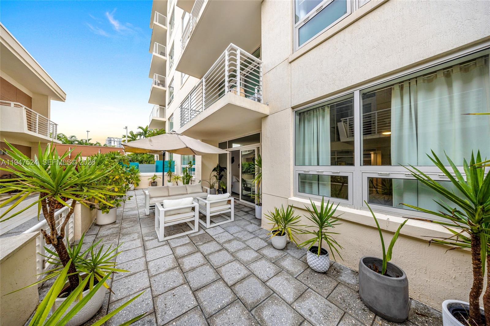 MIDBLOCK MIAMI CONDO - Residential