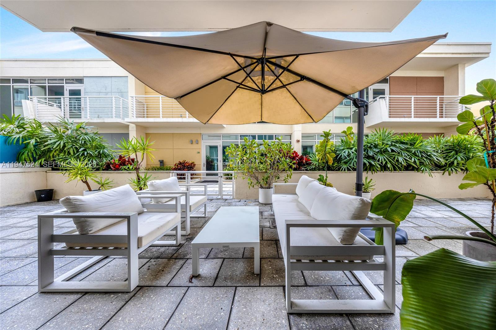 MIDBLOCK MIAMI CONDO - Residential