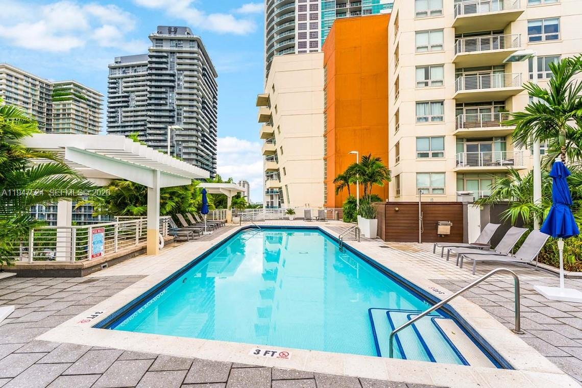MIDBLOCK MIAMI CONDO - Residential
