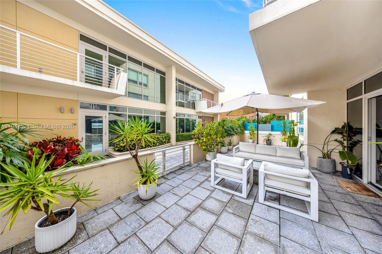 MIDBLOCK MIAMI CONDO - Residential