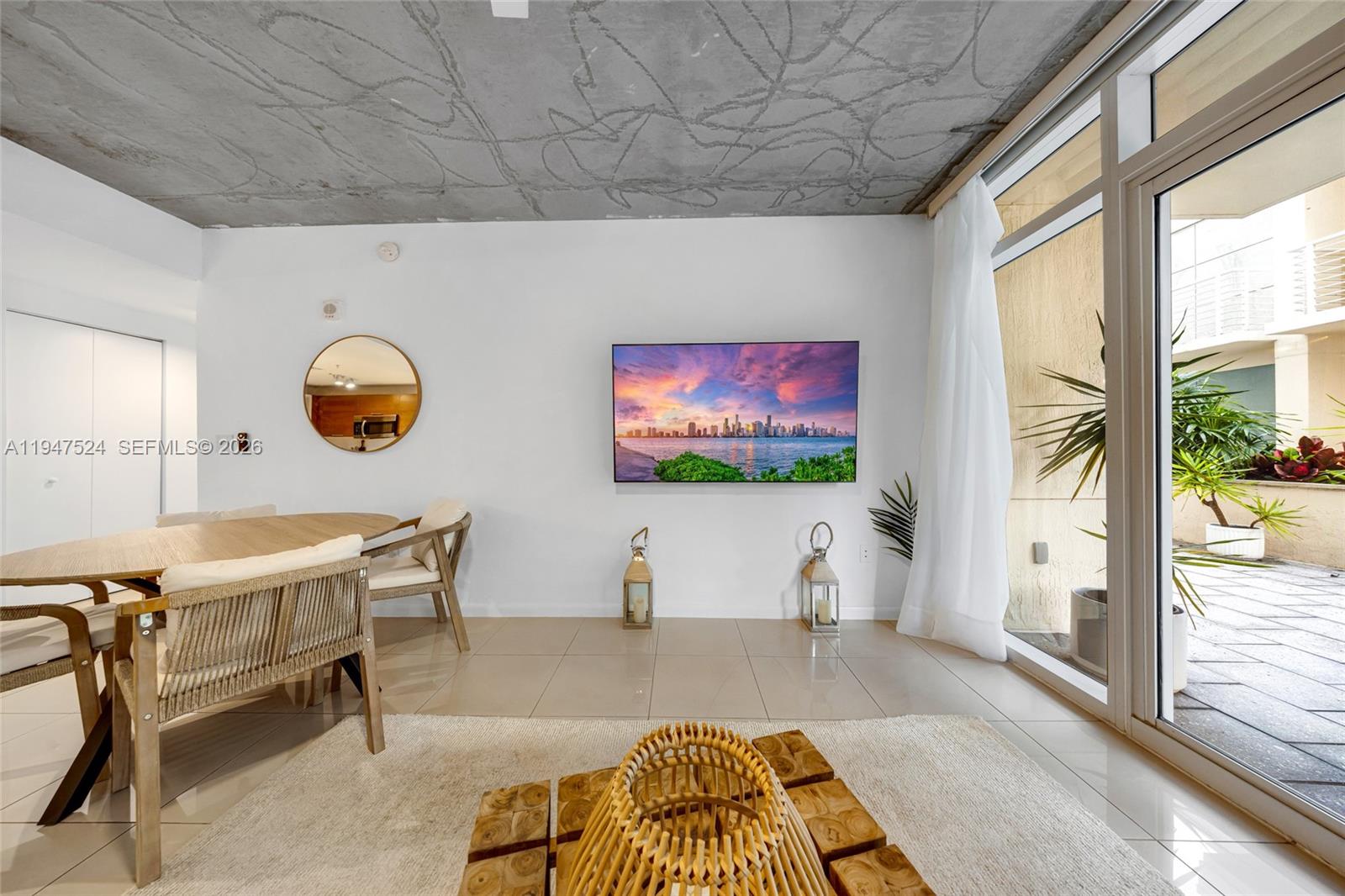 MIDBLOCK MIAMI CONDO - Residential