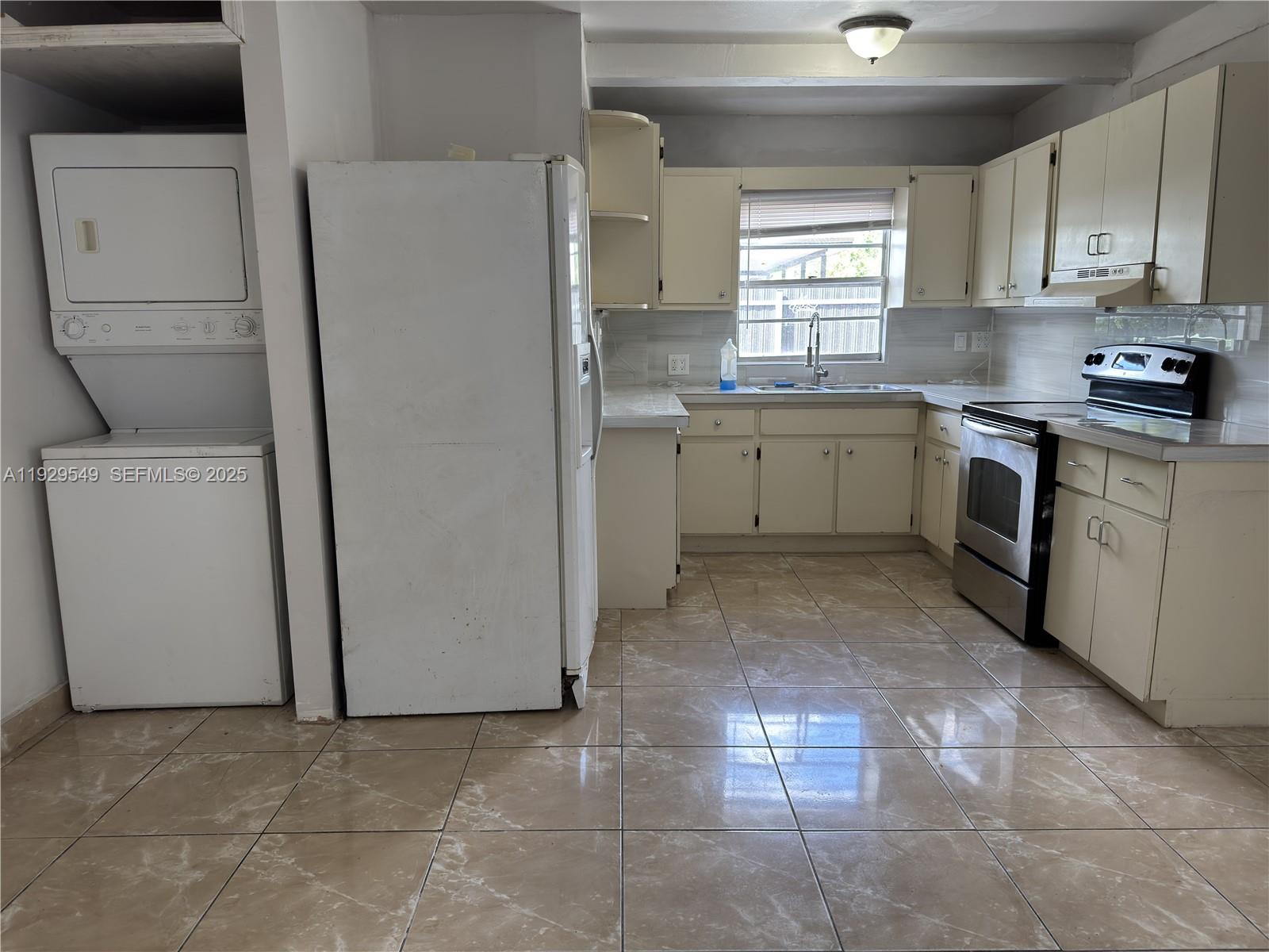 MIAMI LE AH A SUB - Residential Lease