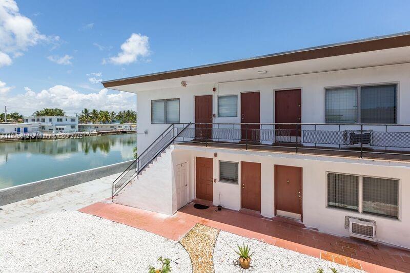 BEAUTIFUL STUDIO RENOVATED IN WATERFRONT BUILDING ONE BLOCK TO BEACH