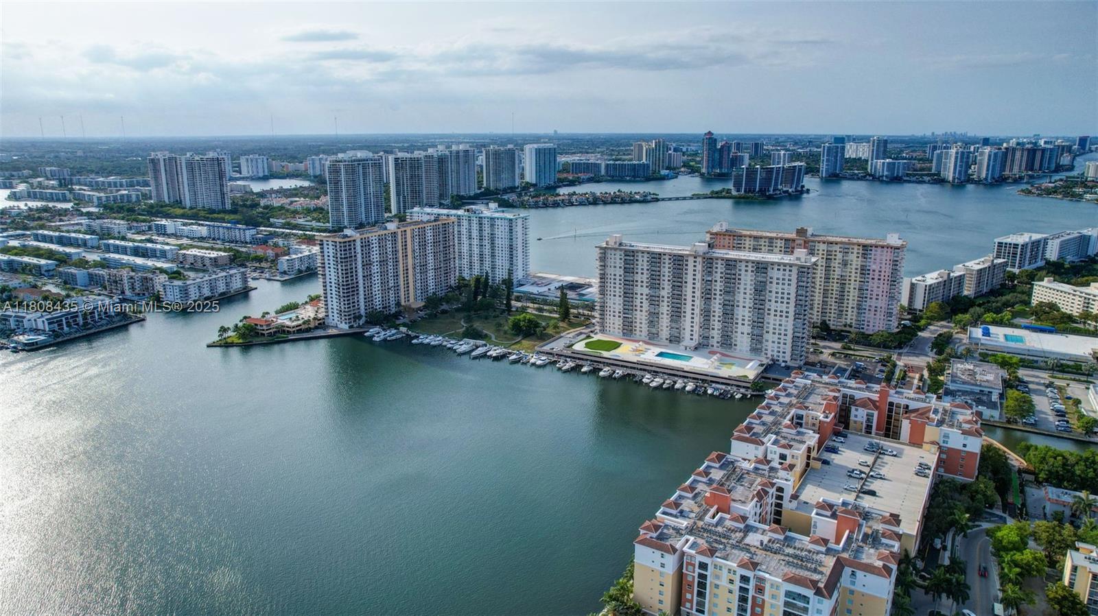 PLAZA OF AMERICAS CONDO P - Residential